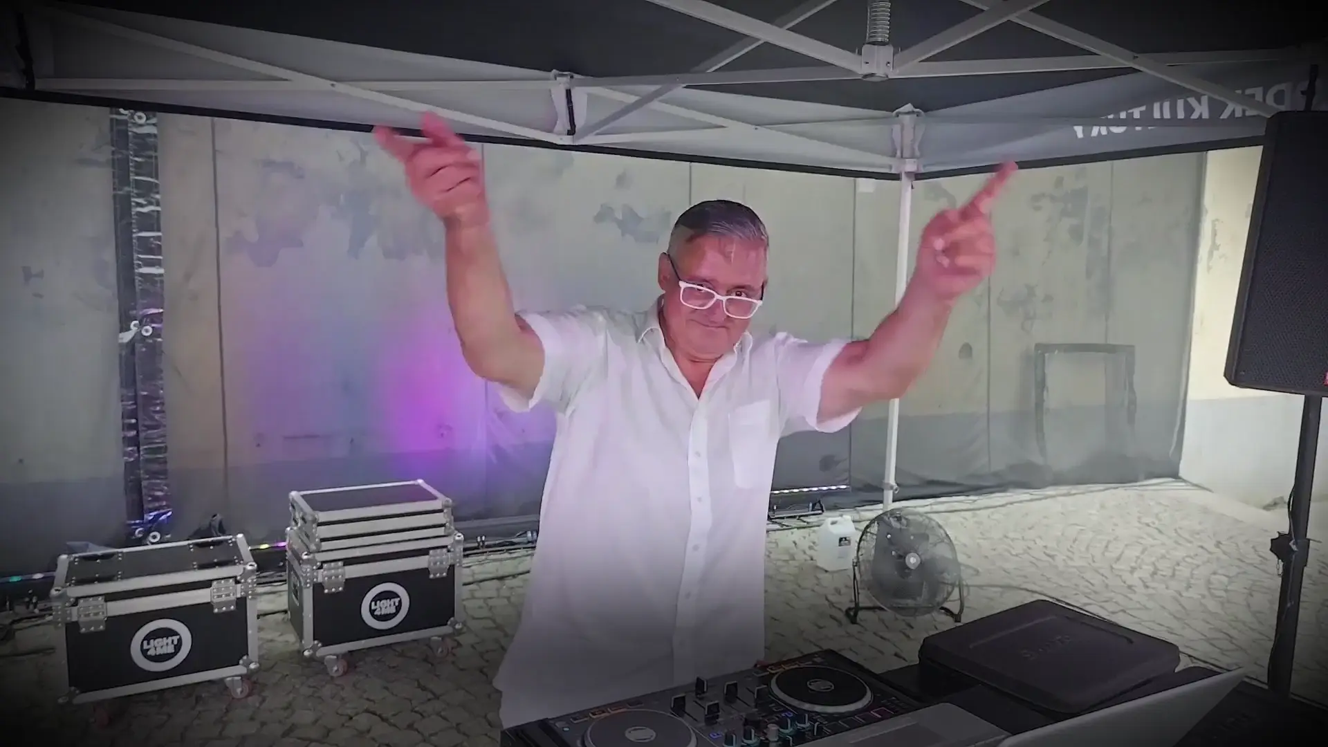 Muzyka na żywo - akordeon, saksofon, DJ